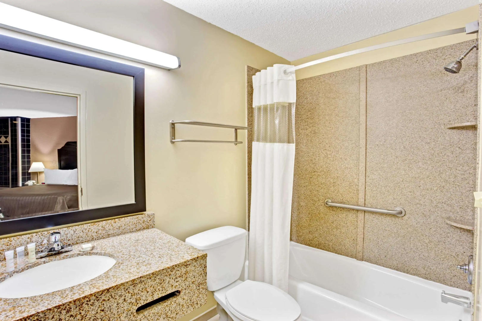 Howard Johnson by Wyndham Pikesville