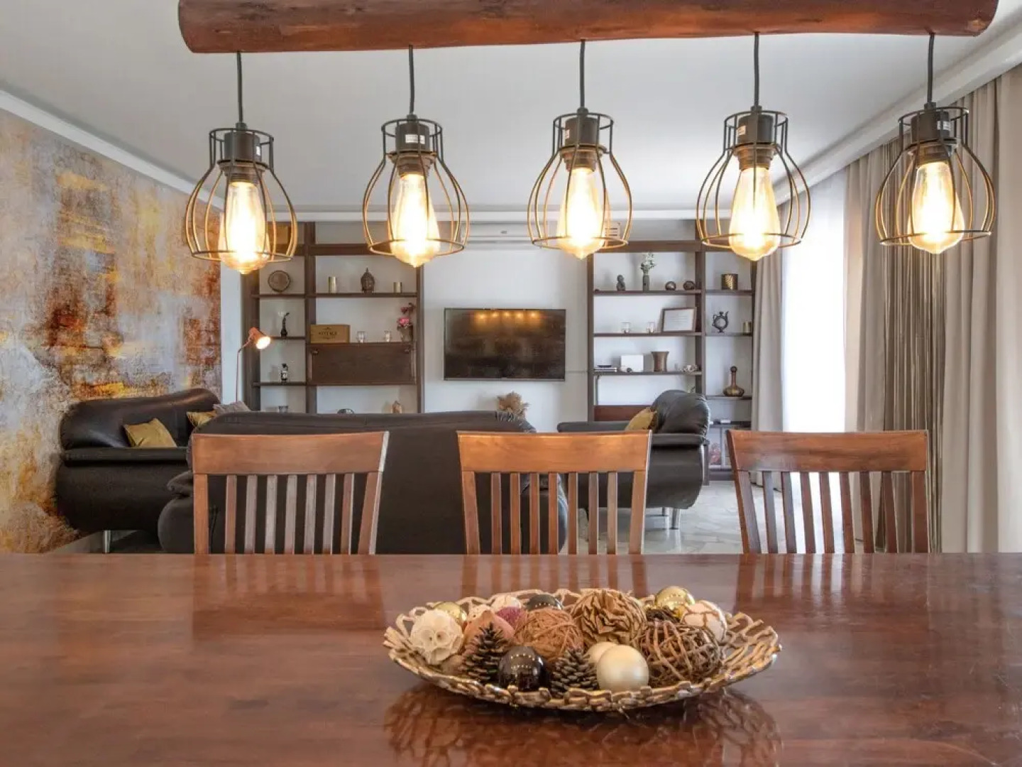 Laurus Tuli Evica in Tuli Evica