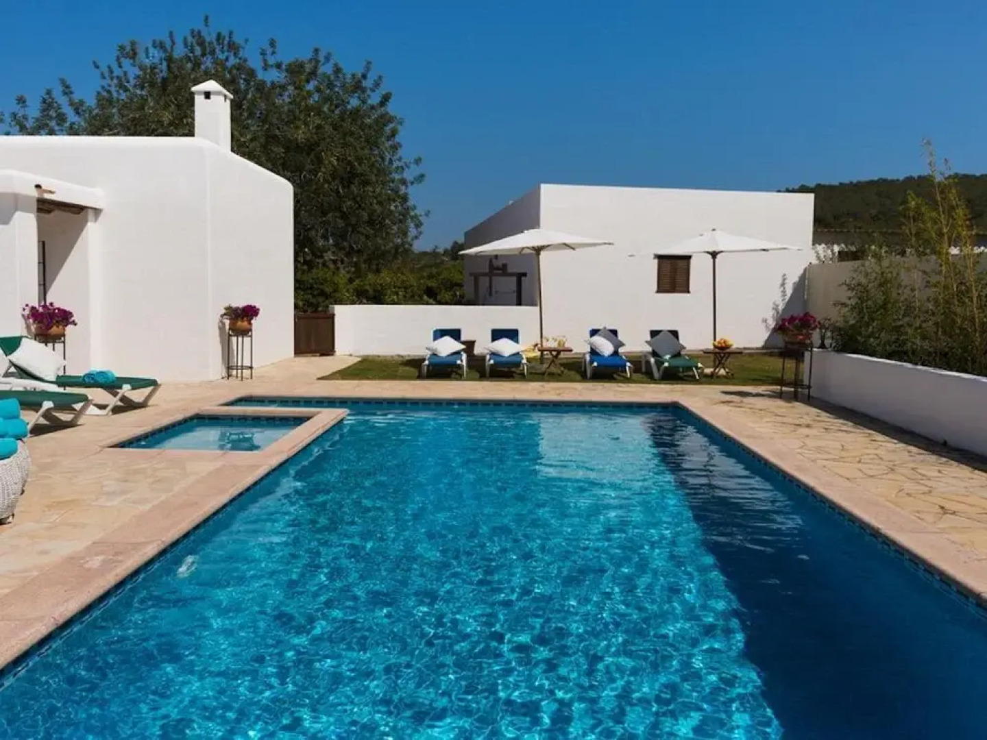 Belvilla by OYO Cantito