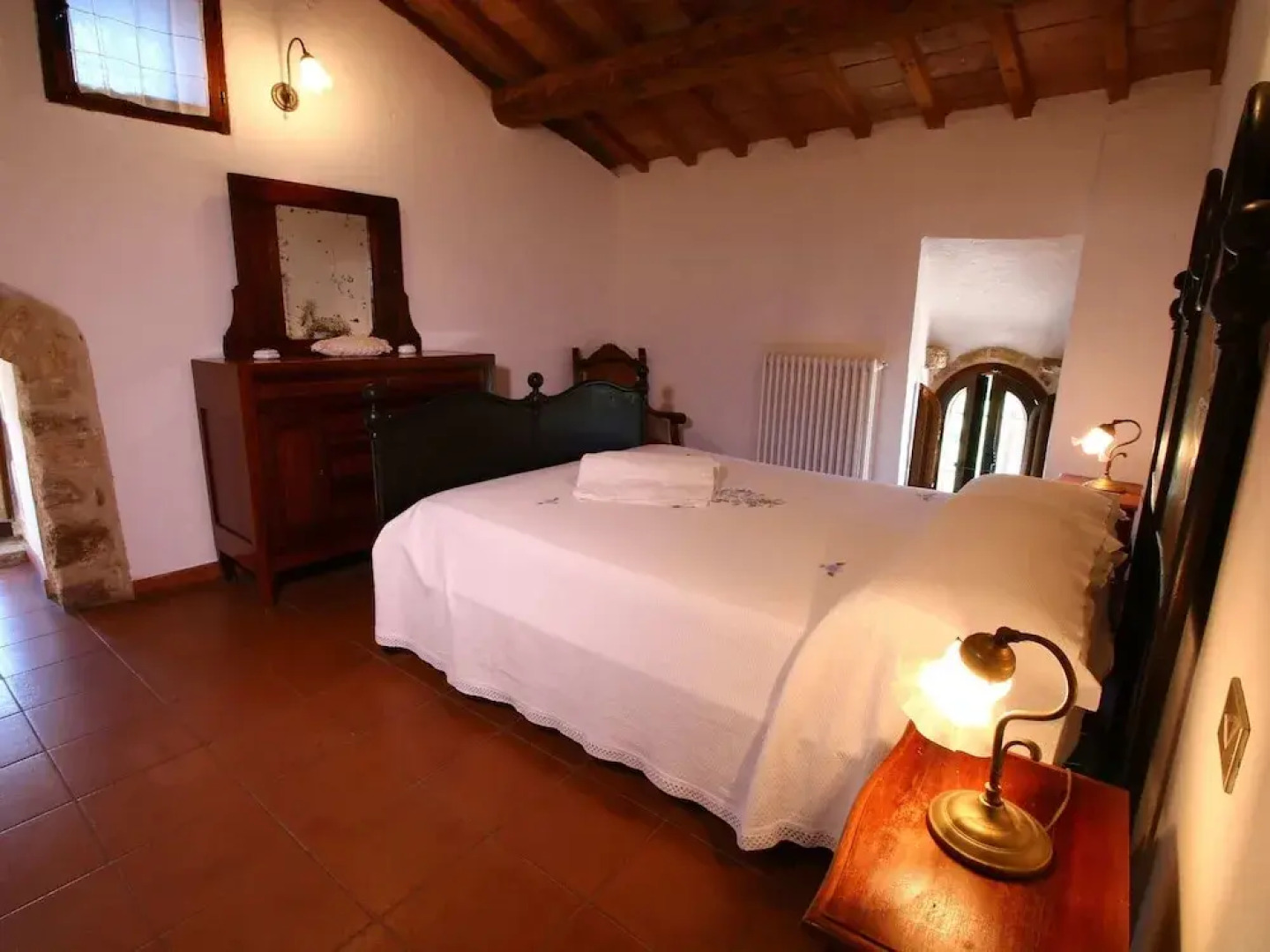 Umbria's Poolside Charm