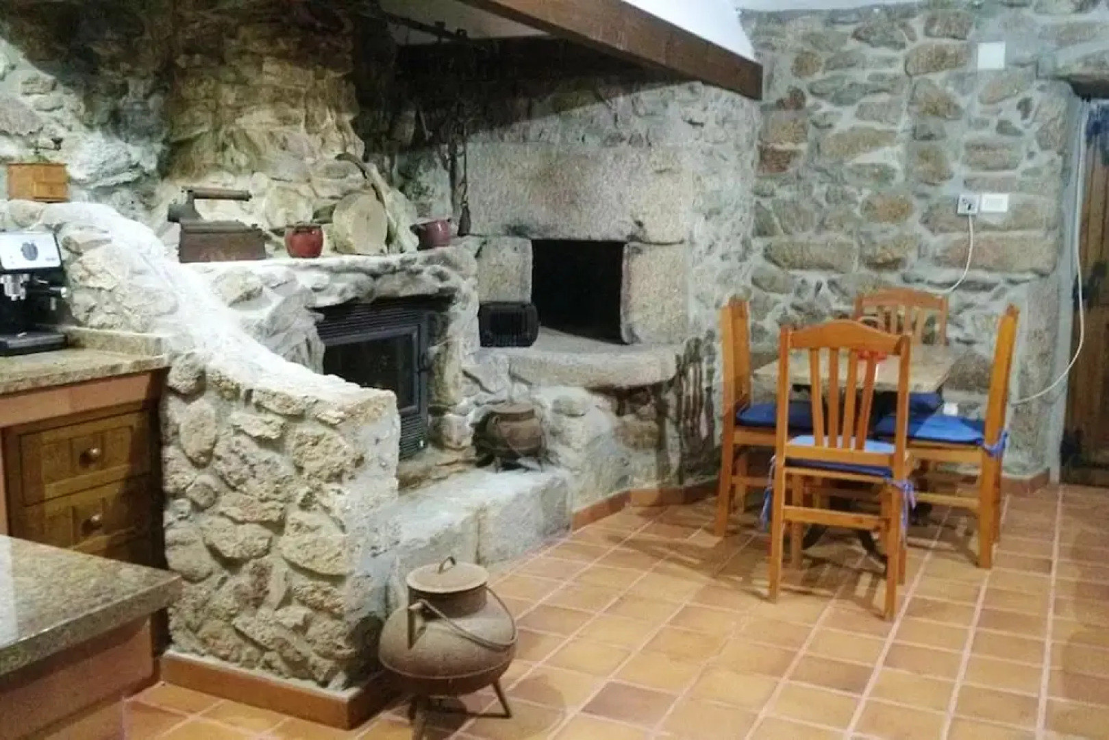 House with 3 Bedrooms in a Porteliñas, with Wonderful Mountain View, Private Pool, Enclosed Garden - 55 Km From the Beach