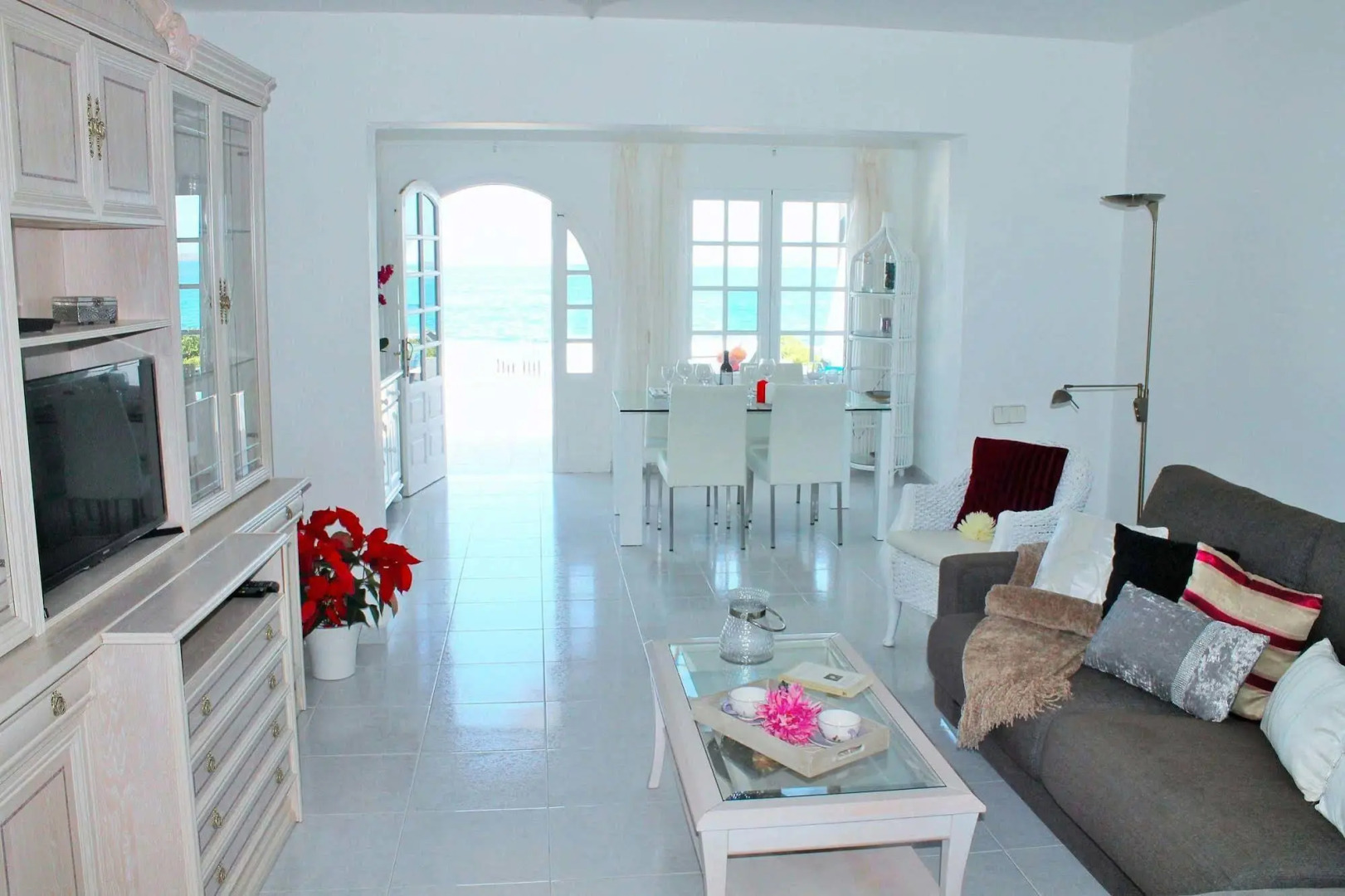 Villa Perseo Beachfront by Vacanzy Collection