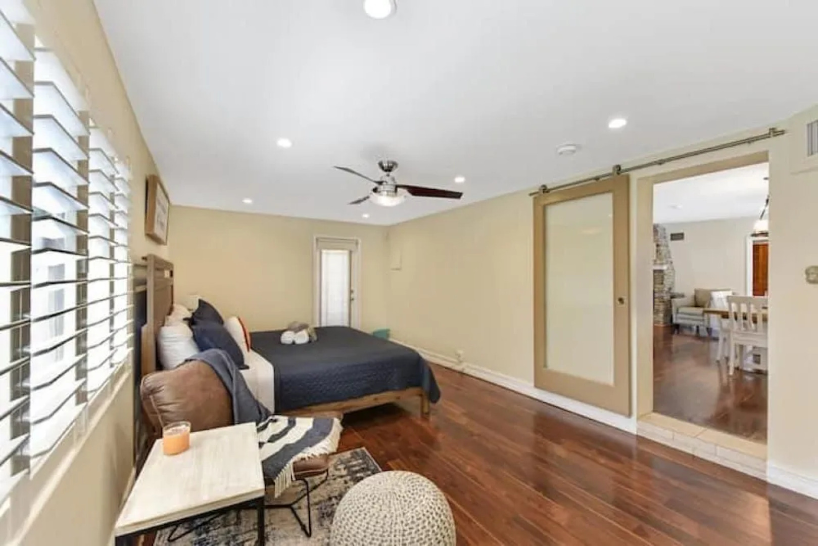 Beautiful pool property with woffice