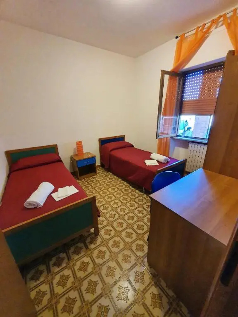 3 bedrooms appartement with lake view private pool and enclosed garden at Pergusa