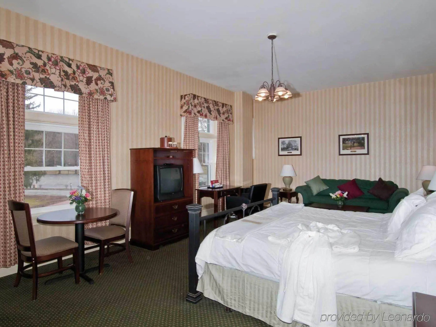 The Shawnee Inn and Golf Resort