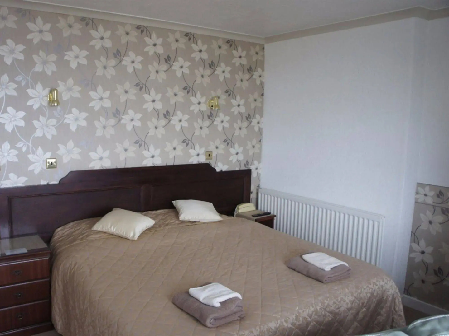 Plas Isa Hotel