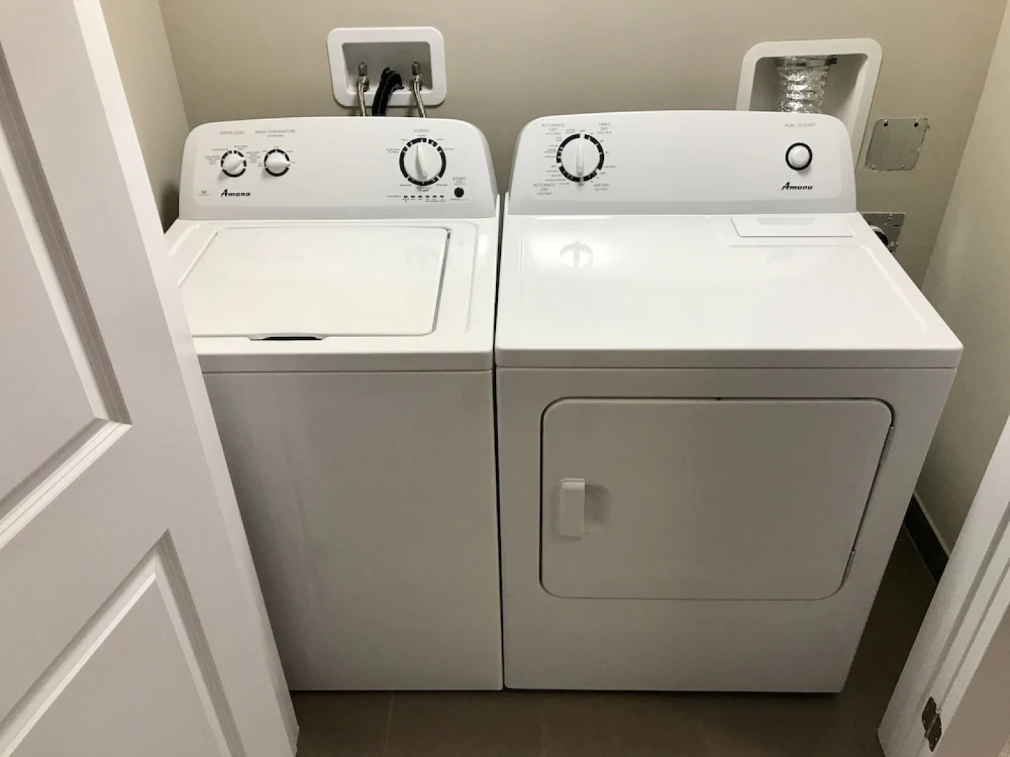 Chic Town House at Lake Ontario