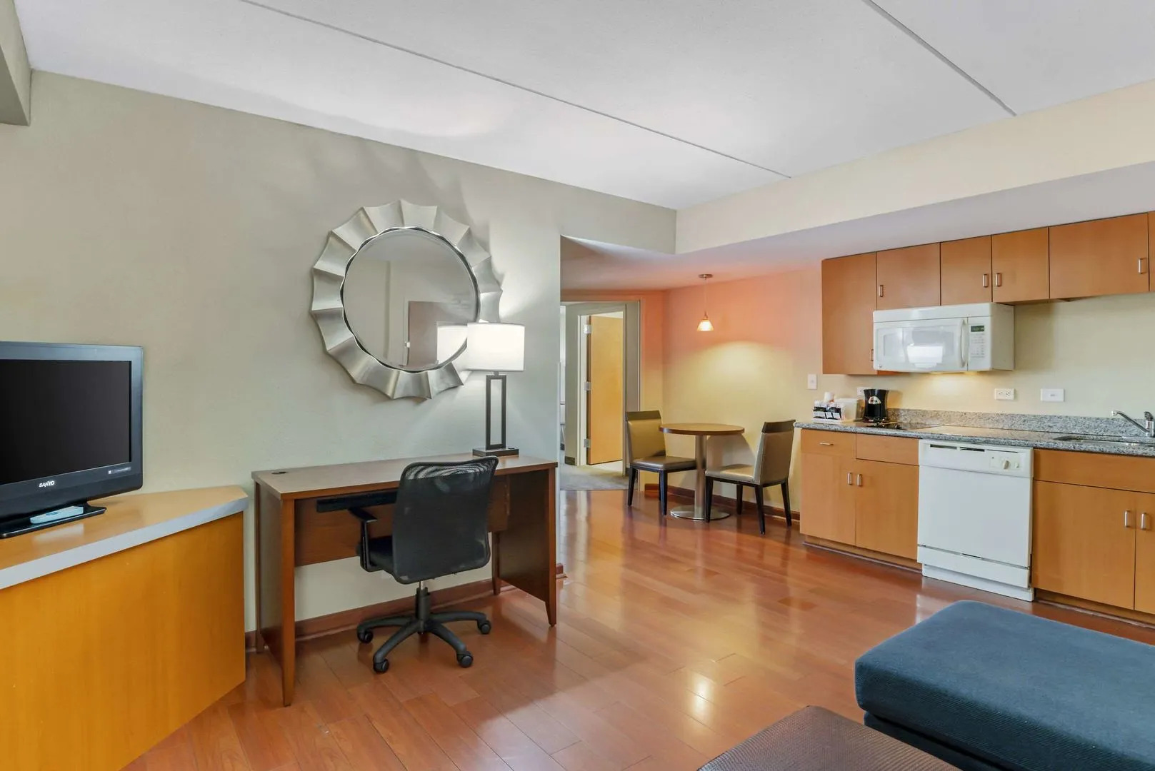 Comfort Suites At Virginia Center Commons