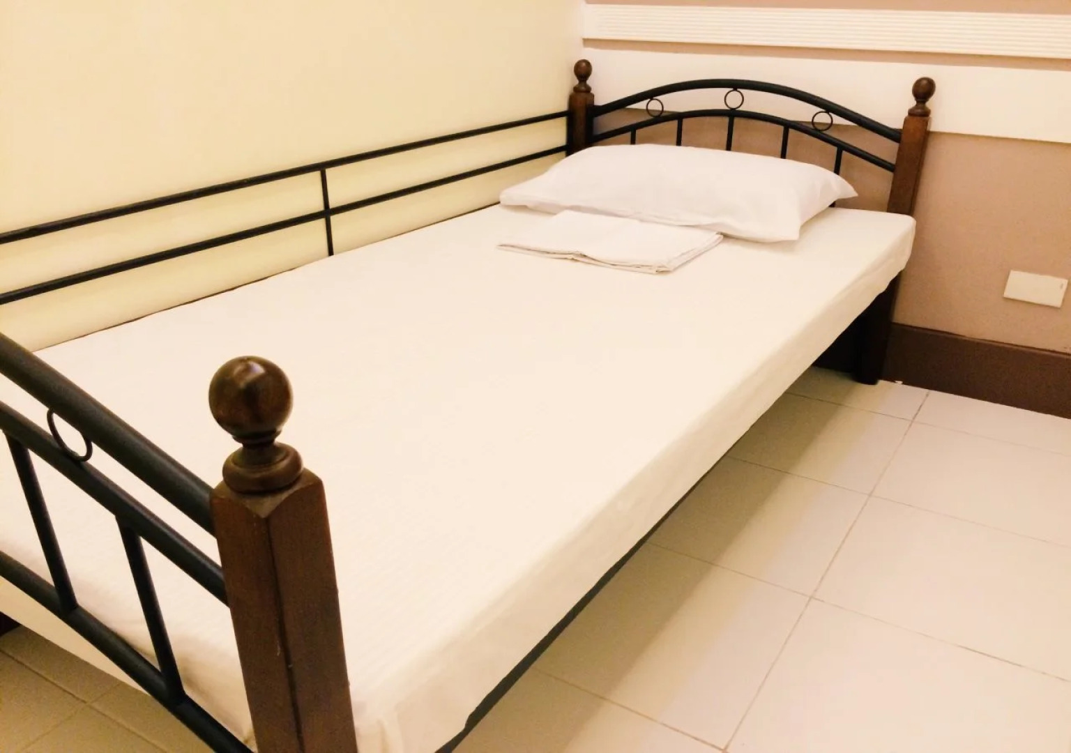 Airport Travelodge Manila - Hostel