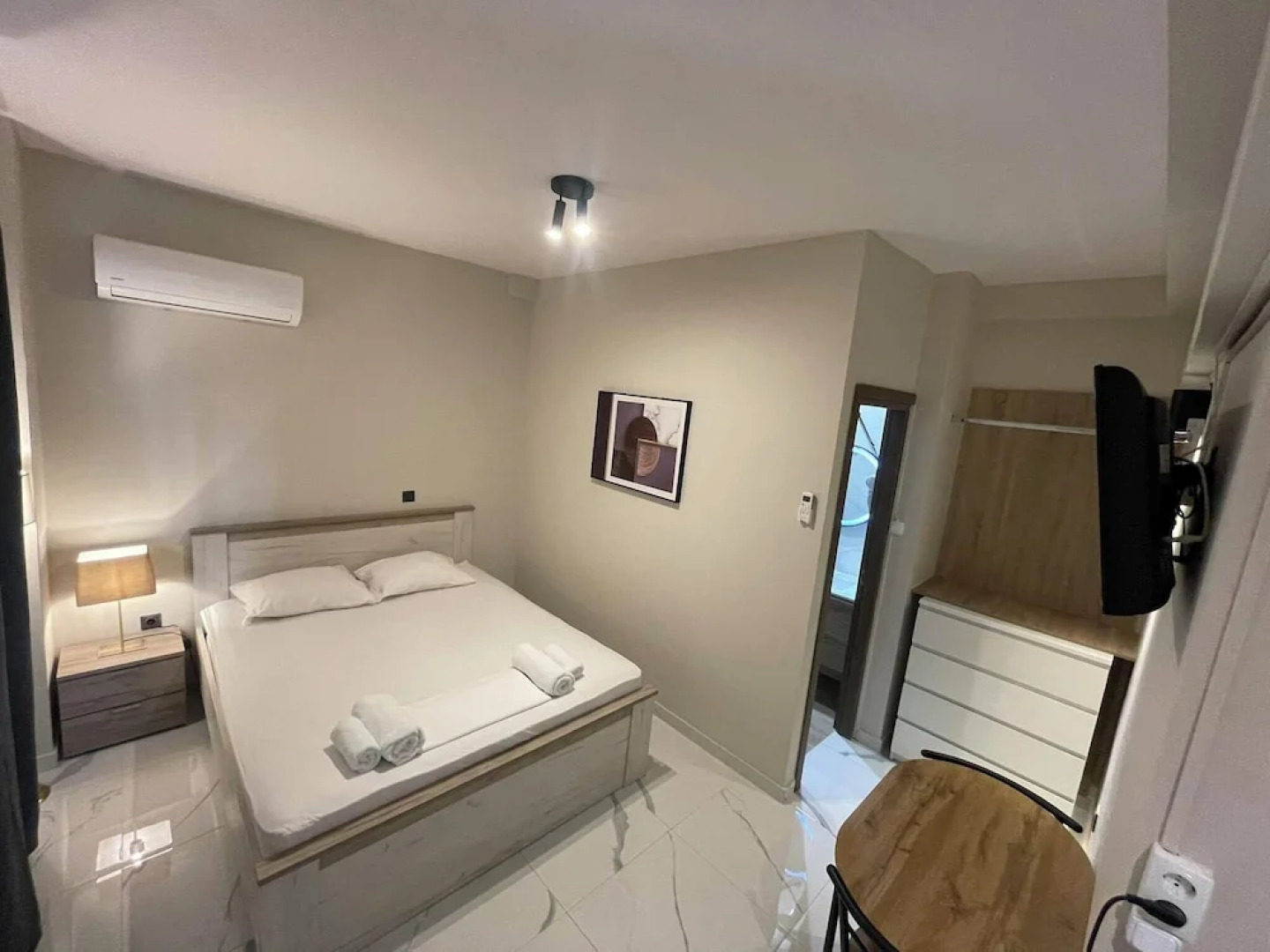 Lemon Tree Suites Near ATH Airport