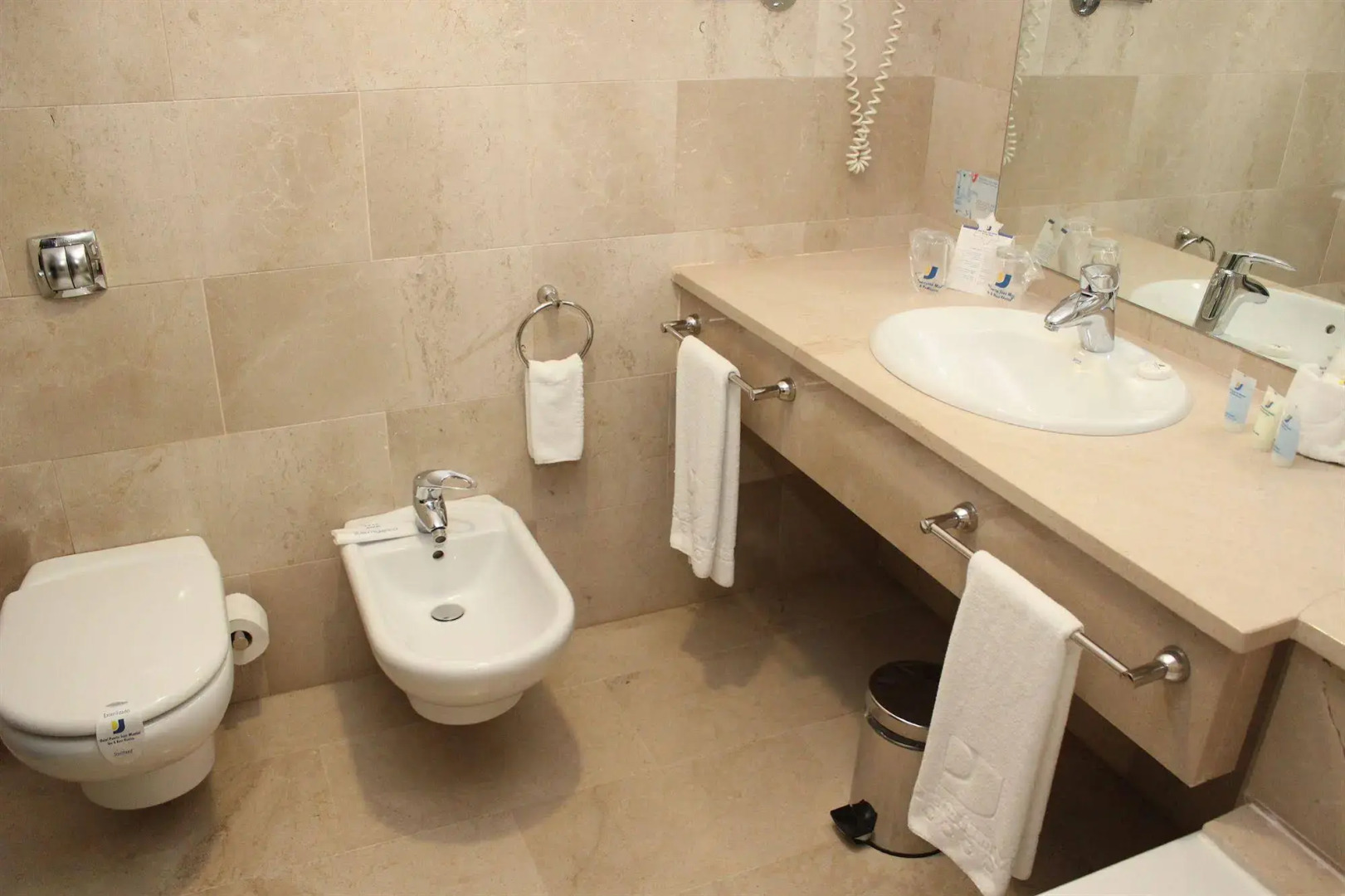 Senator Águilas Hotel