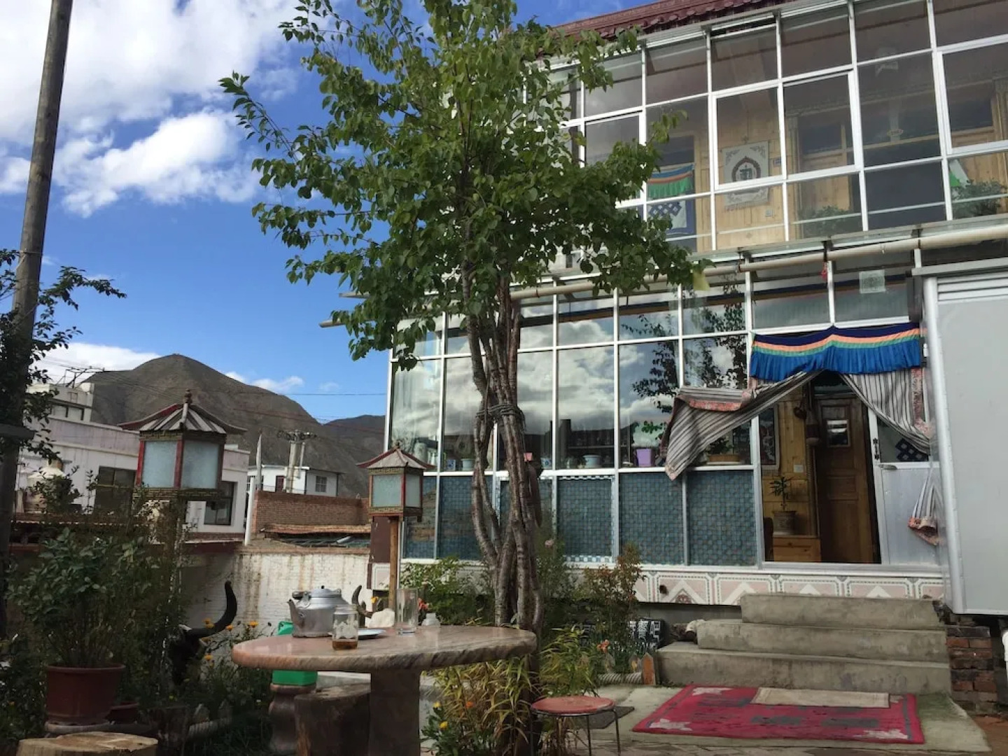 Yangkor Tibetan Homestay - Hostel