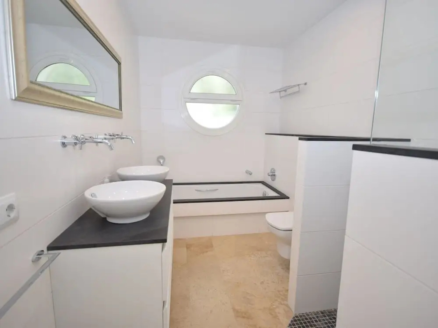 Beautiful Villa With Fantastic View and Infinity Pool Near Santa Cristina D'aro