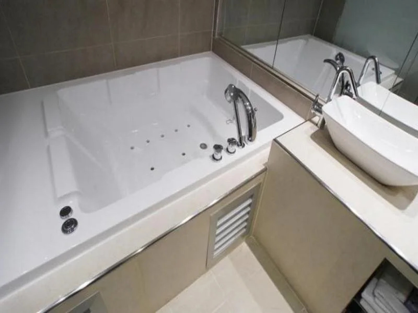 Hotel Myeongjak, Suwon