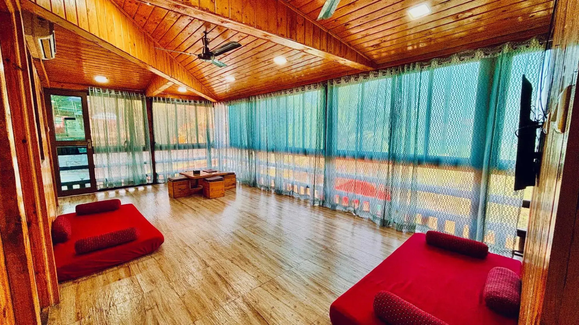 La Passiflora at Pawna Lake