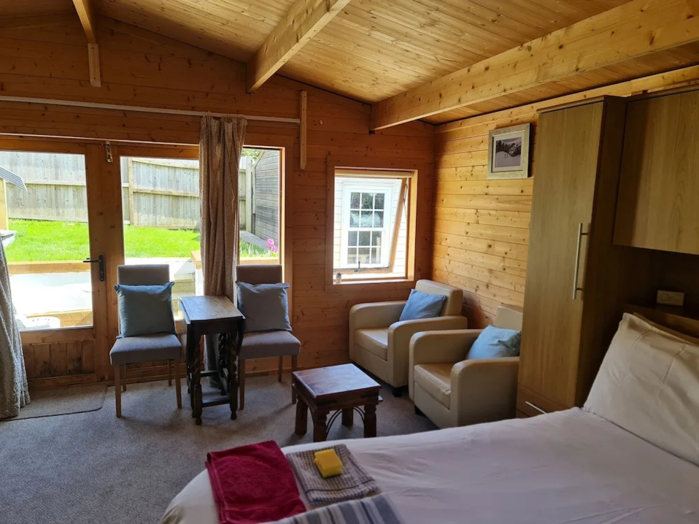 Pet Friendly Private Cabin Town Eurotunnel Beach