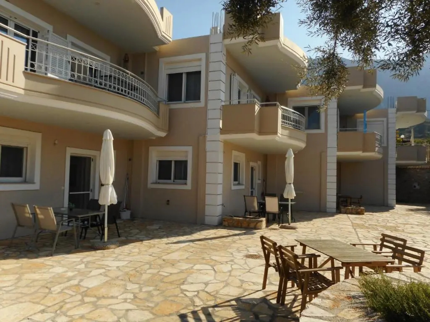 Kanellos luxury apartments