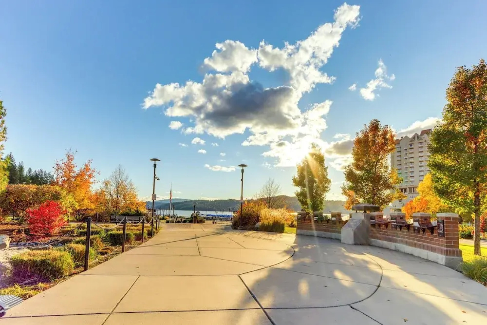 Walk Downtown: Modern 'coeur D'alene Getaway'