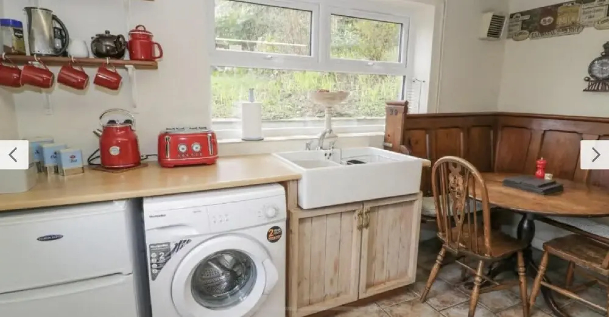 2 Bed Cottage Sleeps 4 - Pets Ok - Private Garden