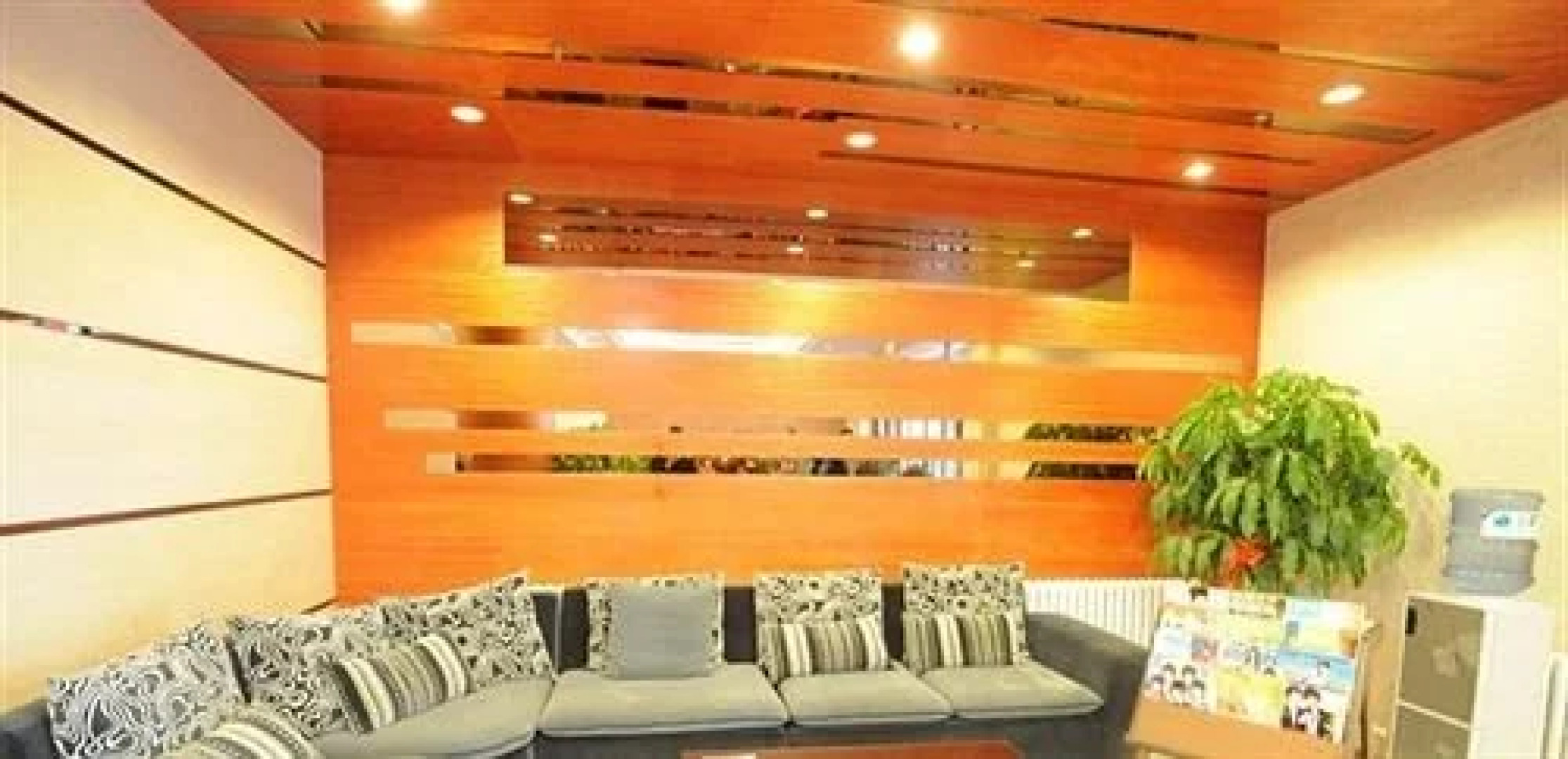 Huazheng Business Hotel