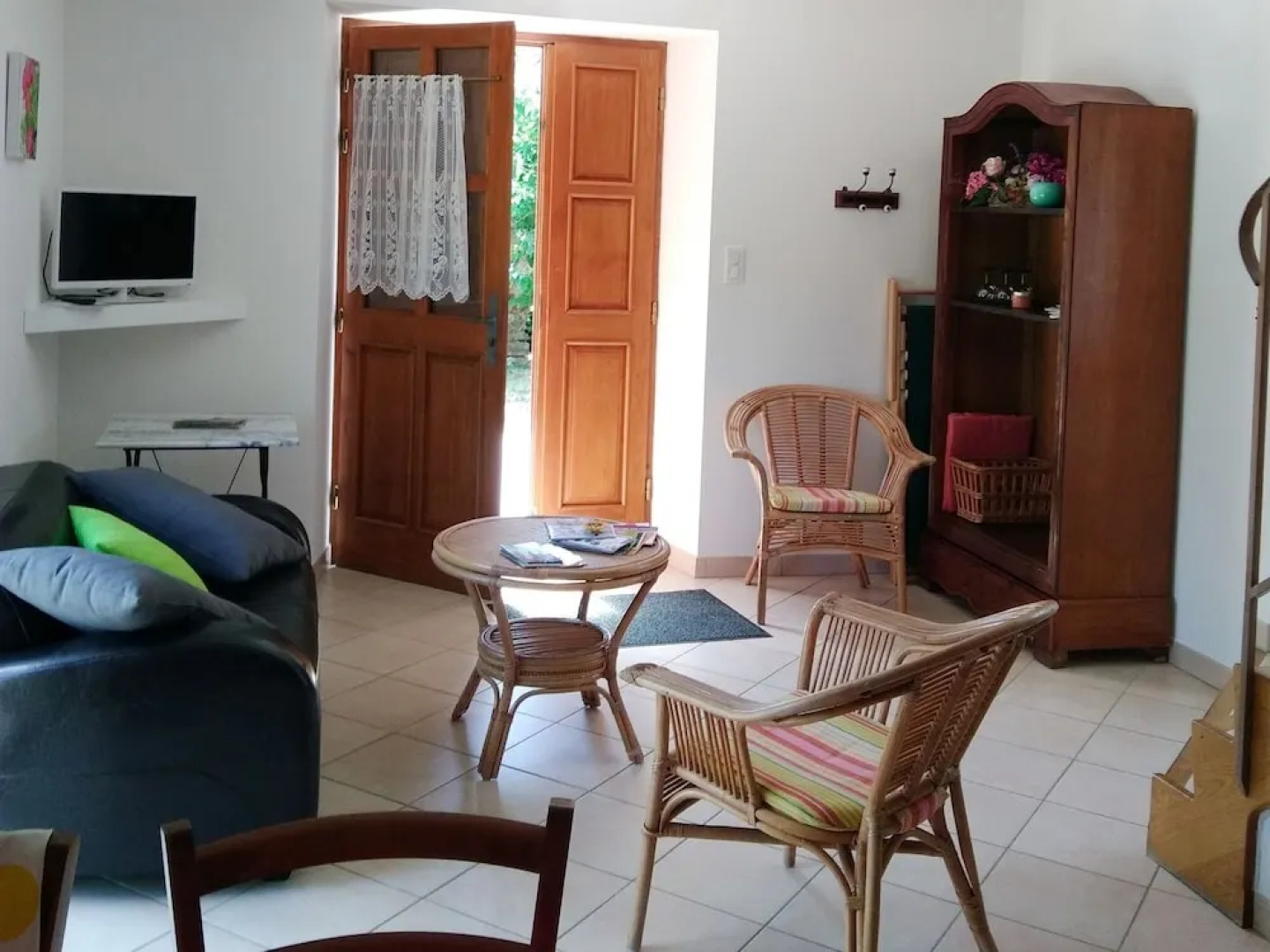 Cozy Holiday Home in Uzer with Swimming Pool