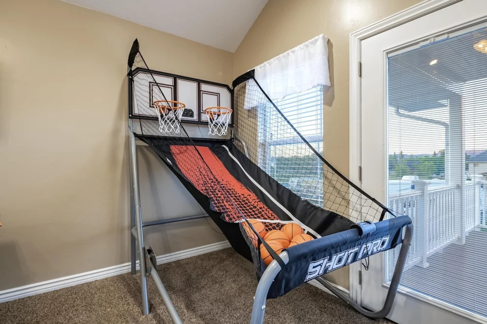 Family Fun Property Between Bear Lake Marina and Raspberry Square, Multiple Game Rooms, Sleeps 32, All New Furniture