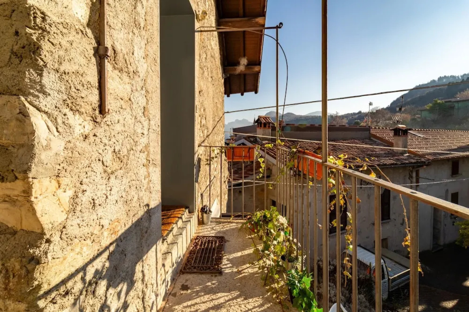 Petra Apartment in Civenna by Wonderful Italy