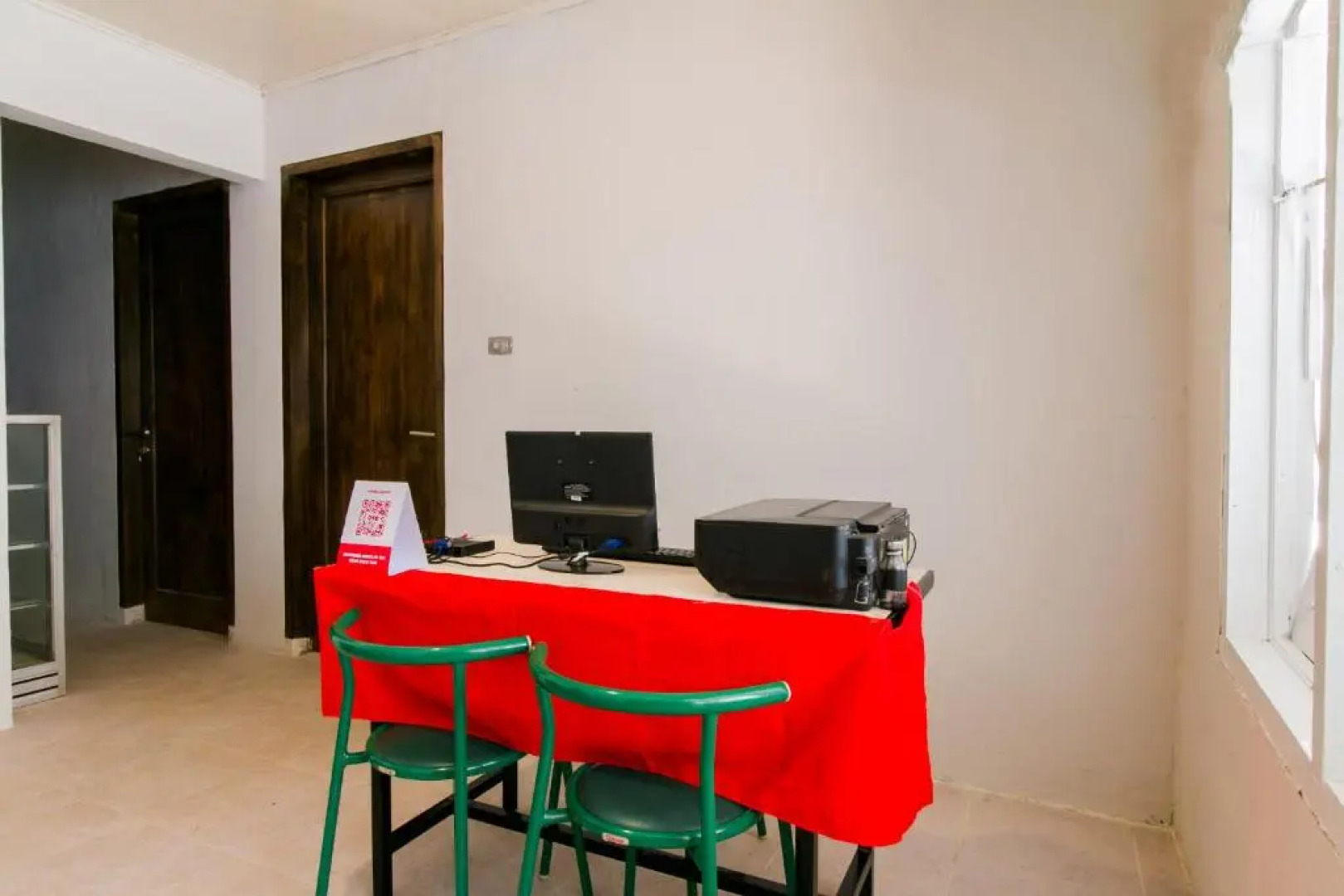 Capital O 1898 Louise Place