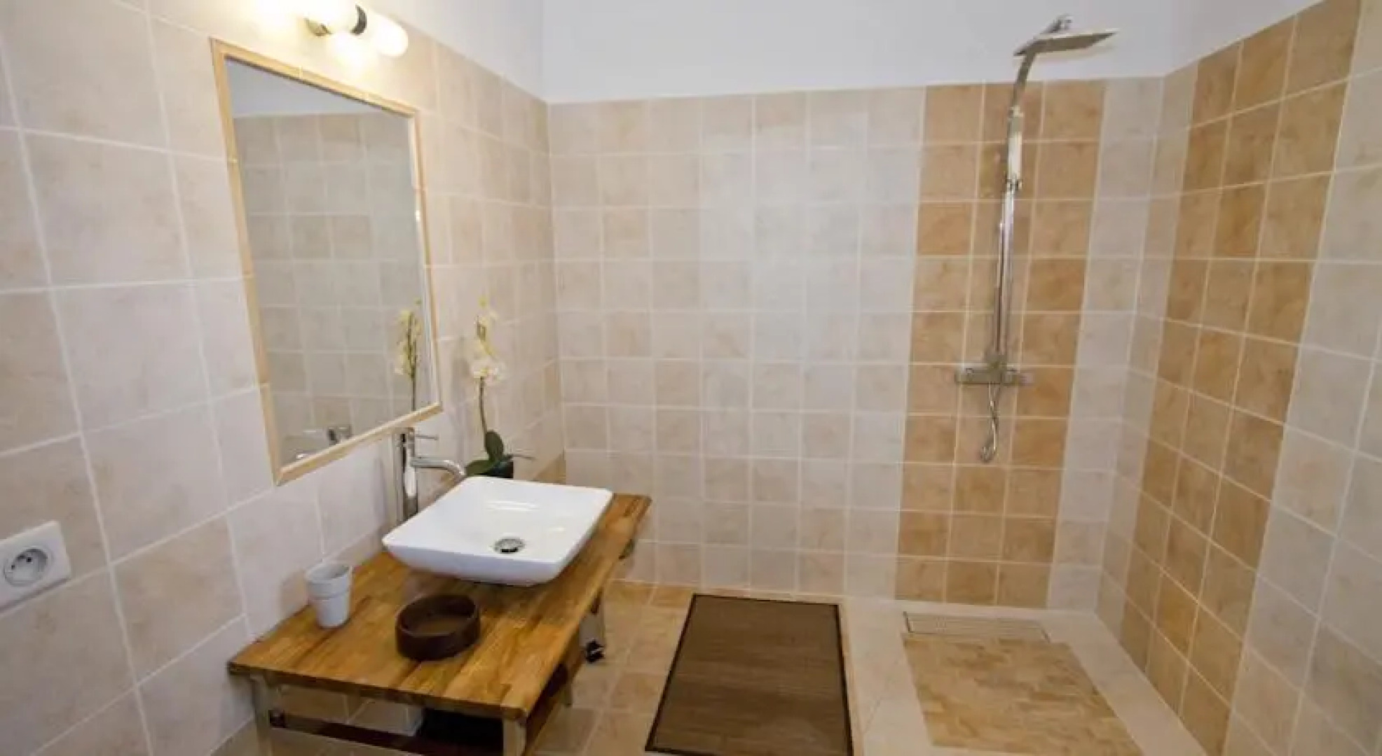 Les Maisons au Soleil