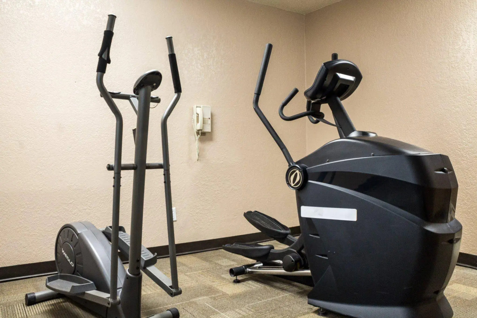 Bison Inn & Suites on University