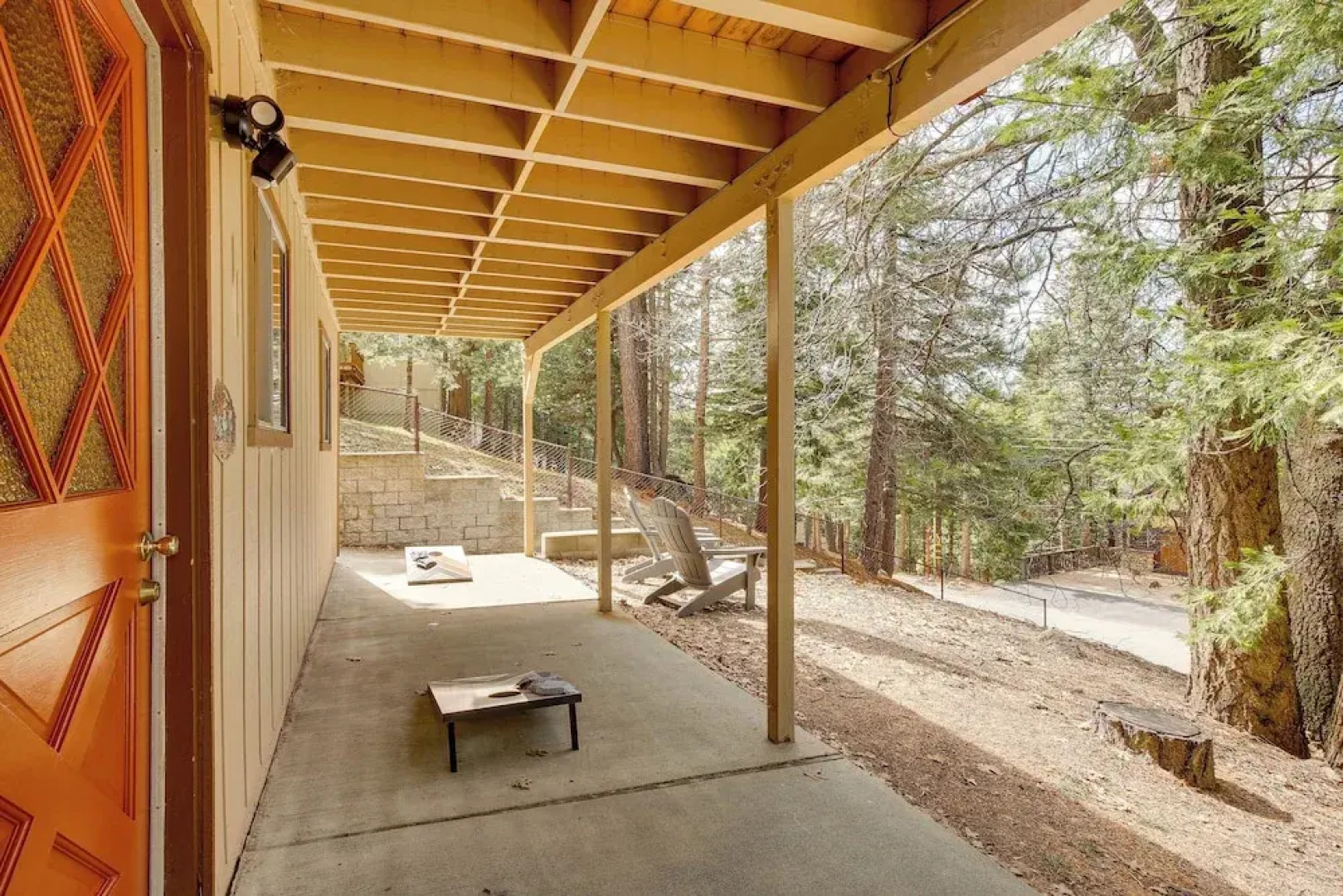 Woodsy Lake Arrowhead Cabin w/ Fire Pit Table