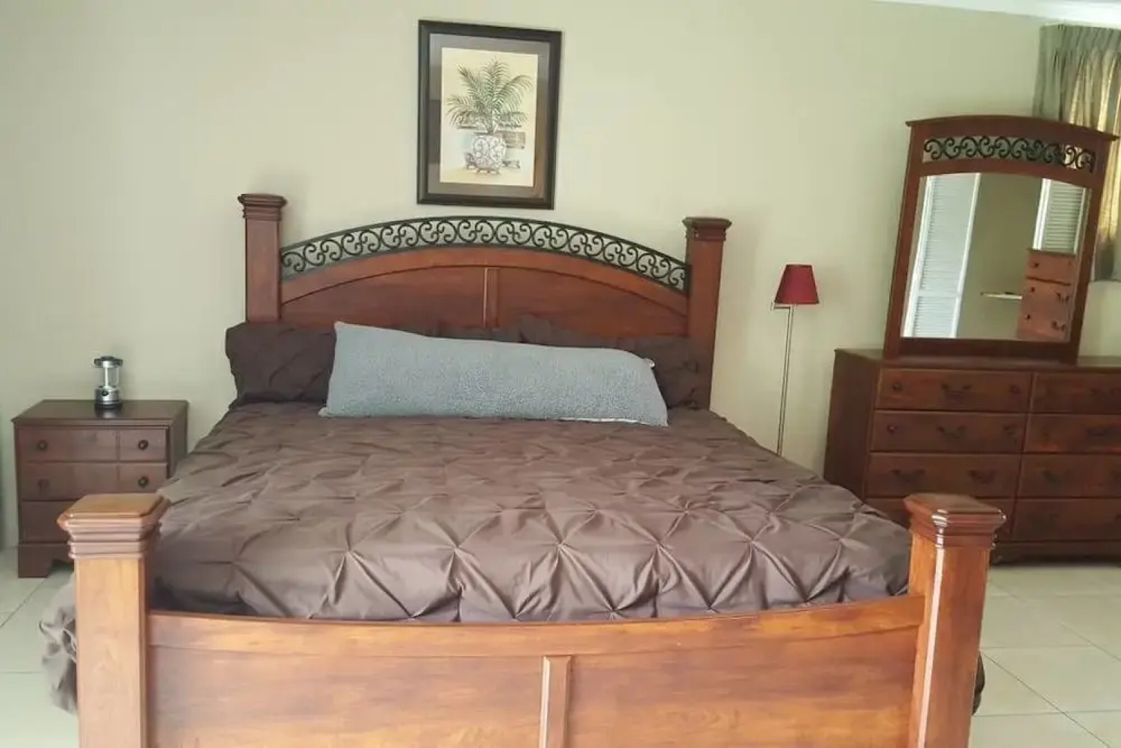 Look Out Point Apartment with King Bed