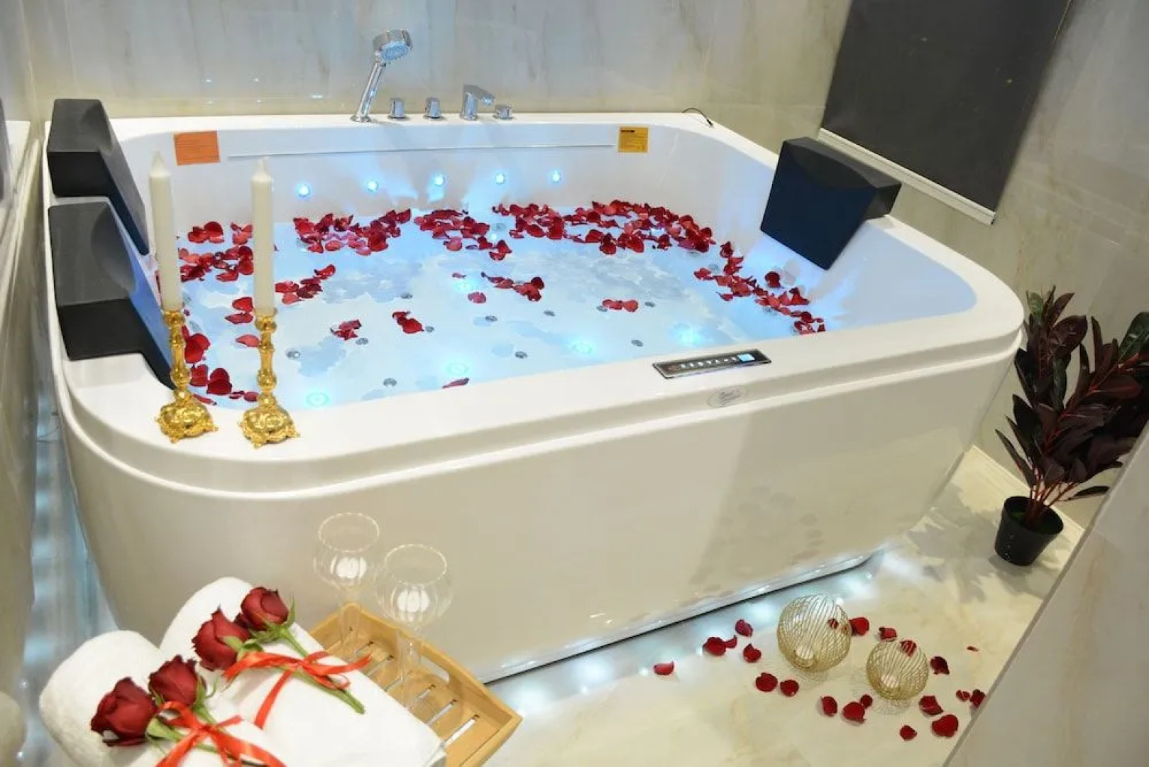 Al-Ewan Hotel Apartments