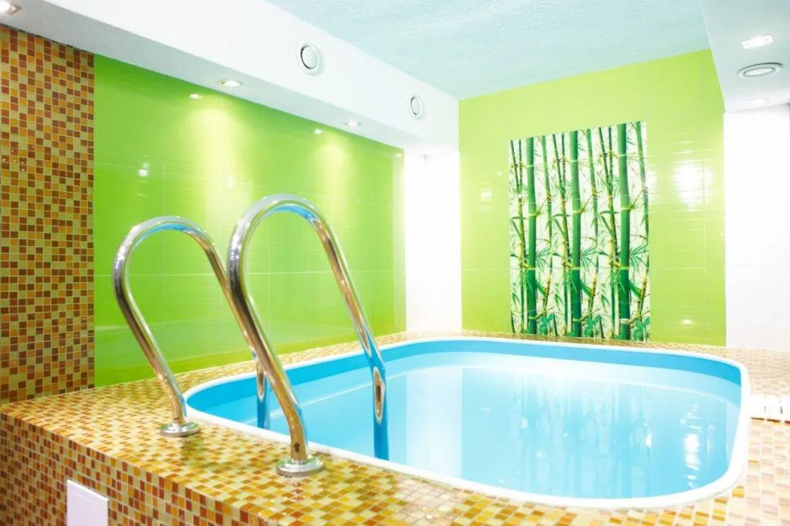 Трак Хаус Гостиница