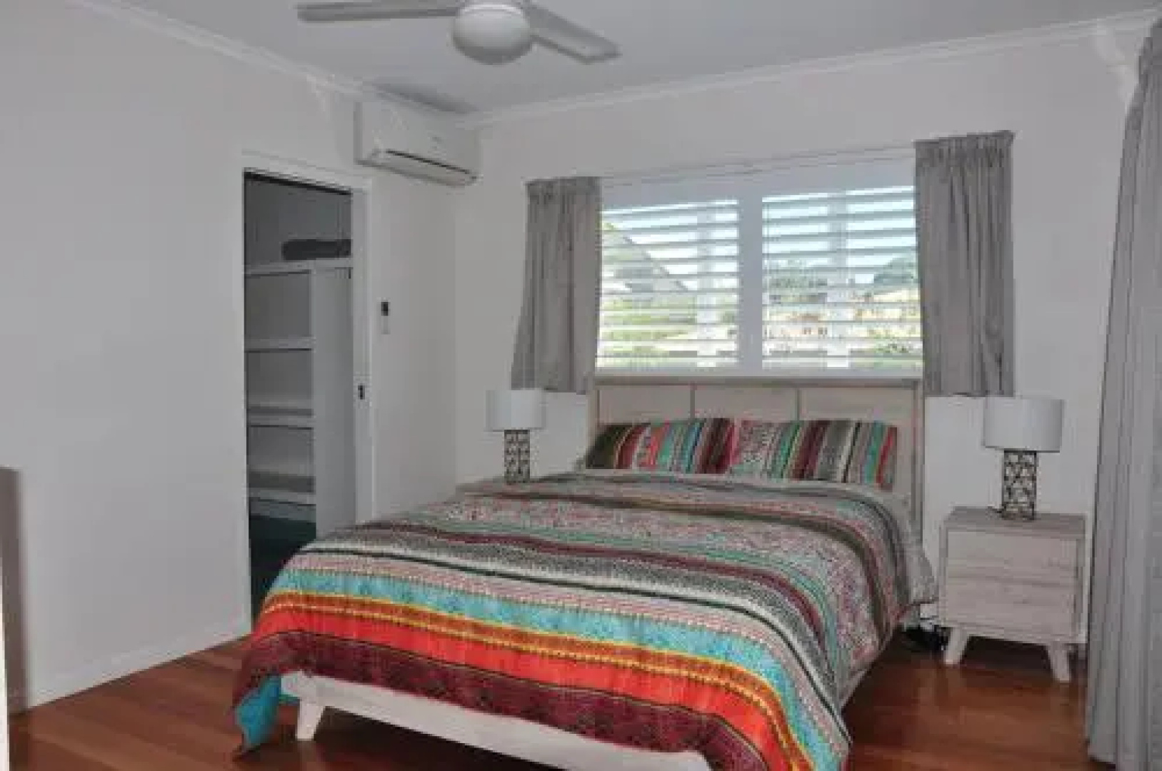 10 Double Island Drive Modern Family Home Centrally Located Swimming Pool & Outdoor Area