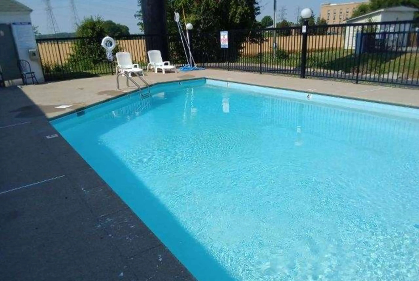 Howard Johnson by Wyndham Clarksville Tennessee