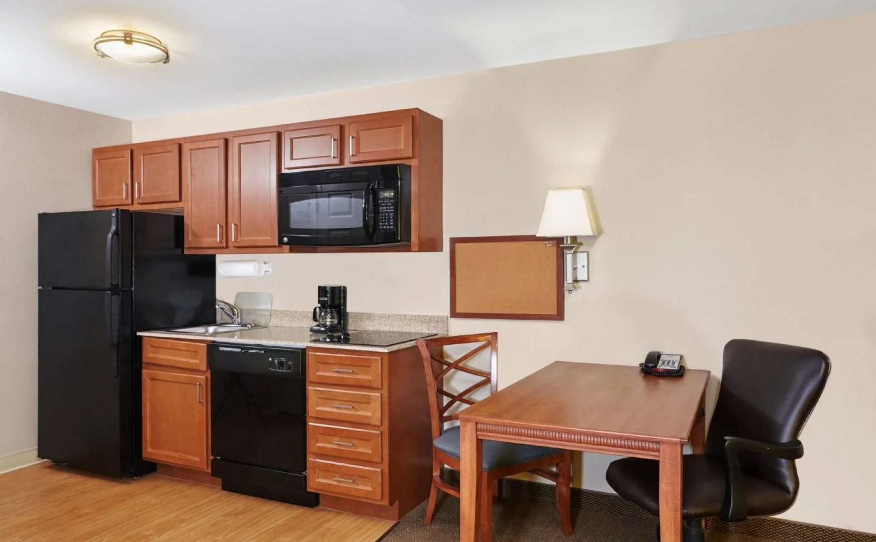 Candlewood Suites Milwaukee Airport by IHG