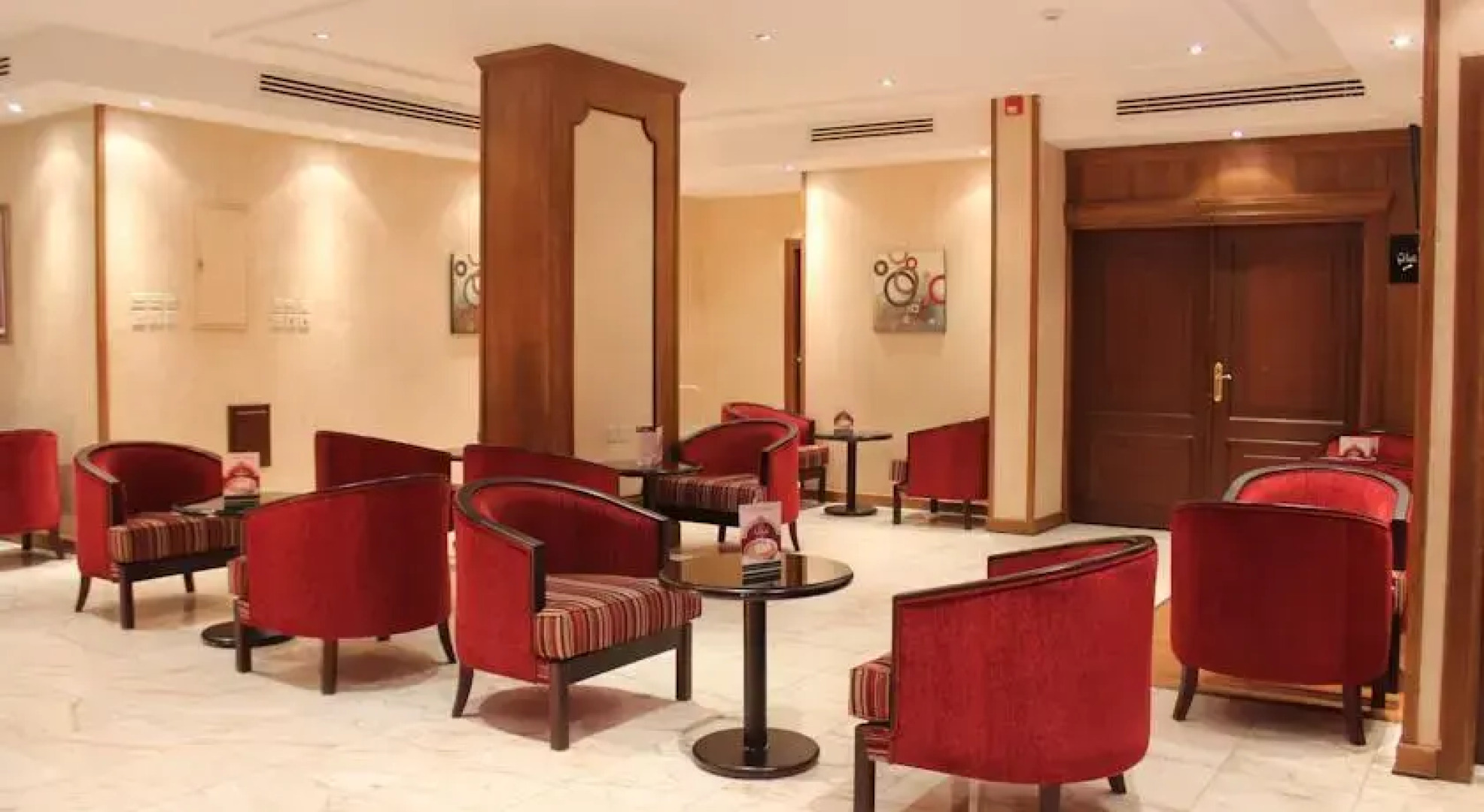 Royal Hotel Suites