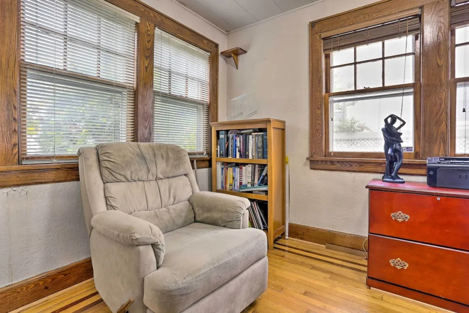 Lovely Home Near FDU & Holy Name Hospital!