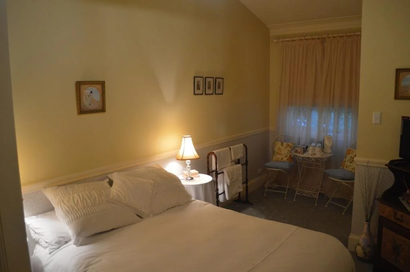 Strathburn Cottage Luxury Bed & Breakfast