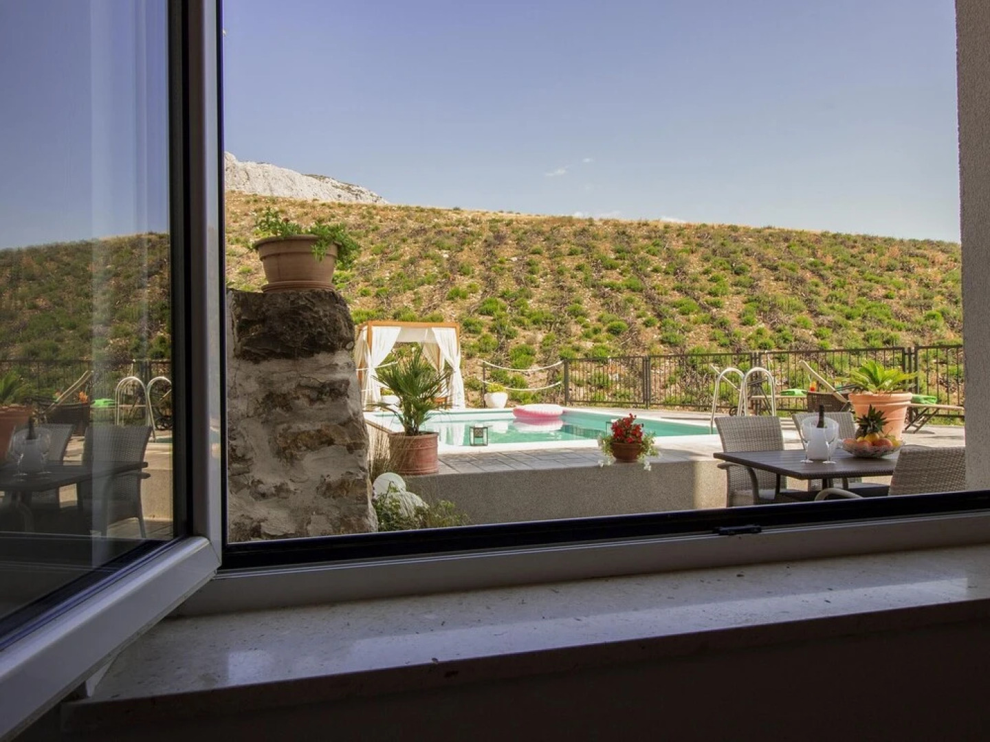 Premium Holiday Home in Kučine-Mravinci with Swimming Pool