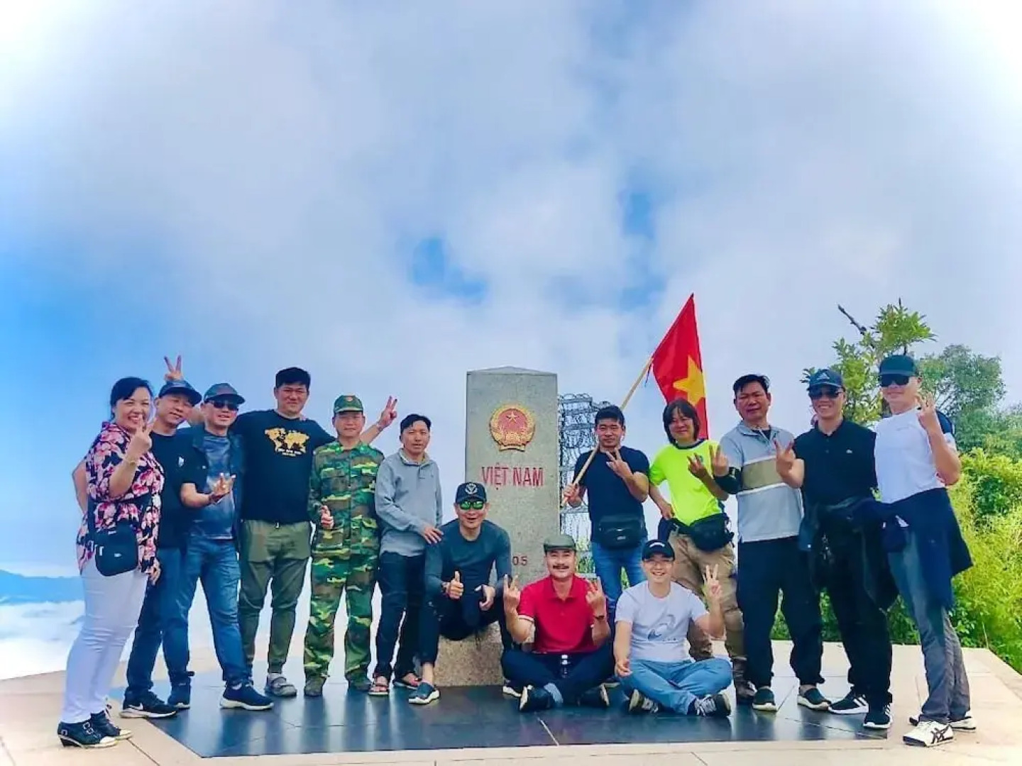 Frontier Hostel & Tours