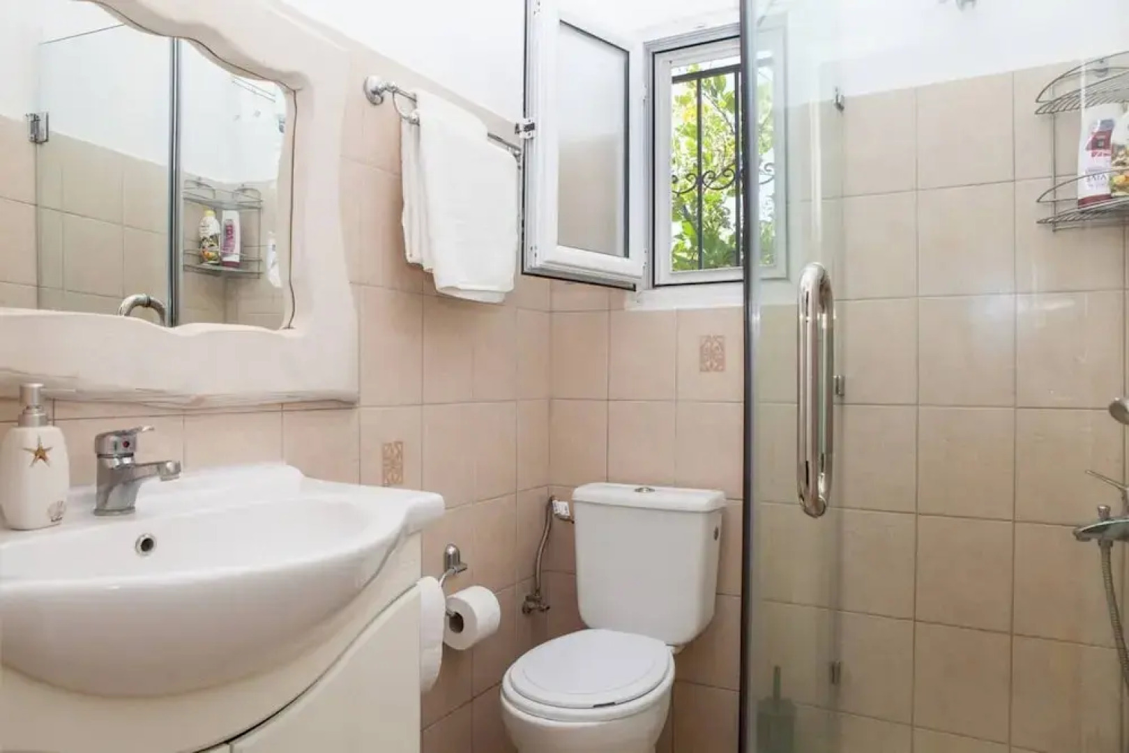 Feels Like Your Home at Ermioni