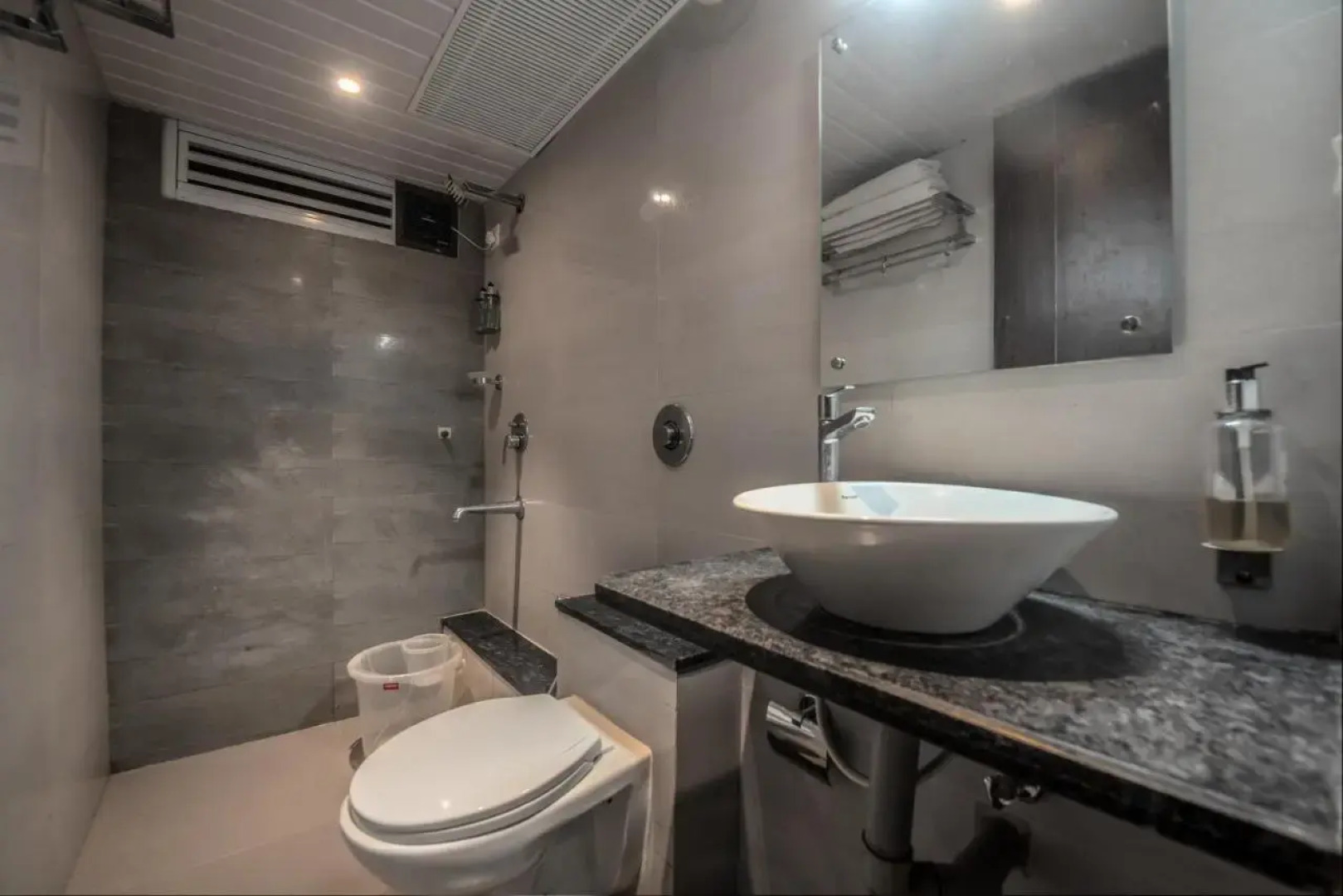 OYO Premium Light House Hill