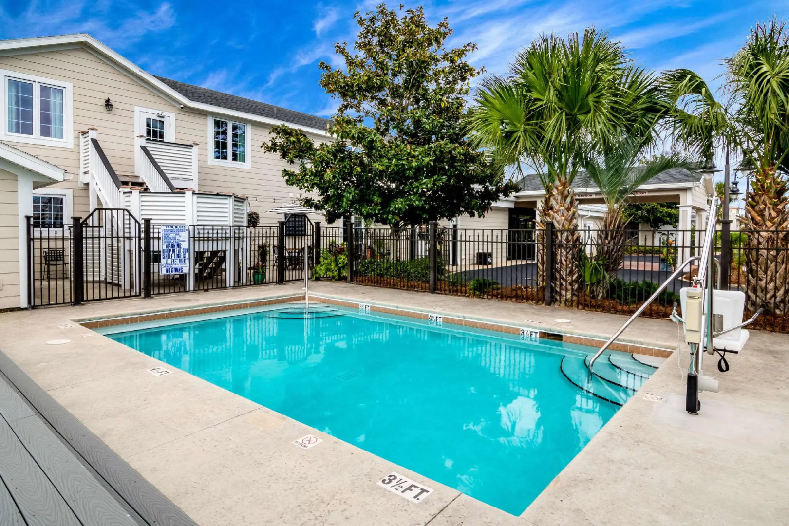 The Port Inn and Cottages, an Ascend Collection Hotel