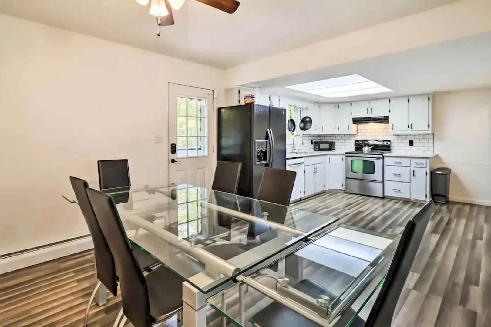 12 Mi to Camelback Ski Resort: Home w/ Decks!