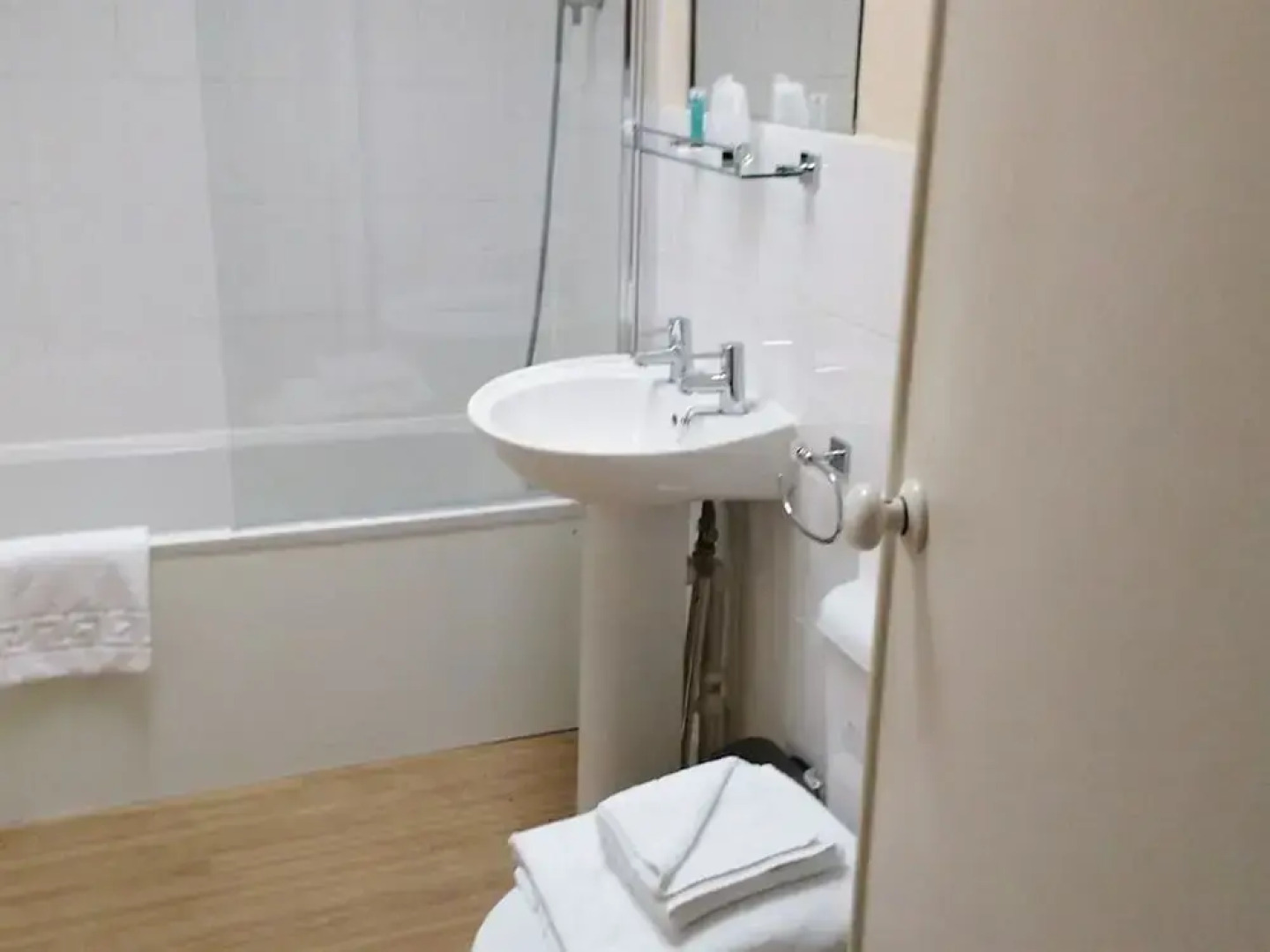 Bell House Hotel & Restaurant