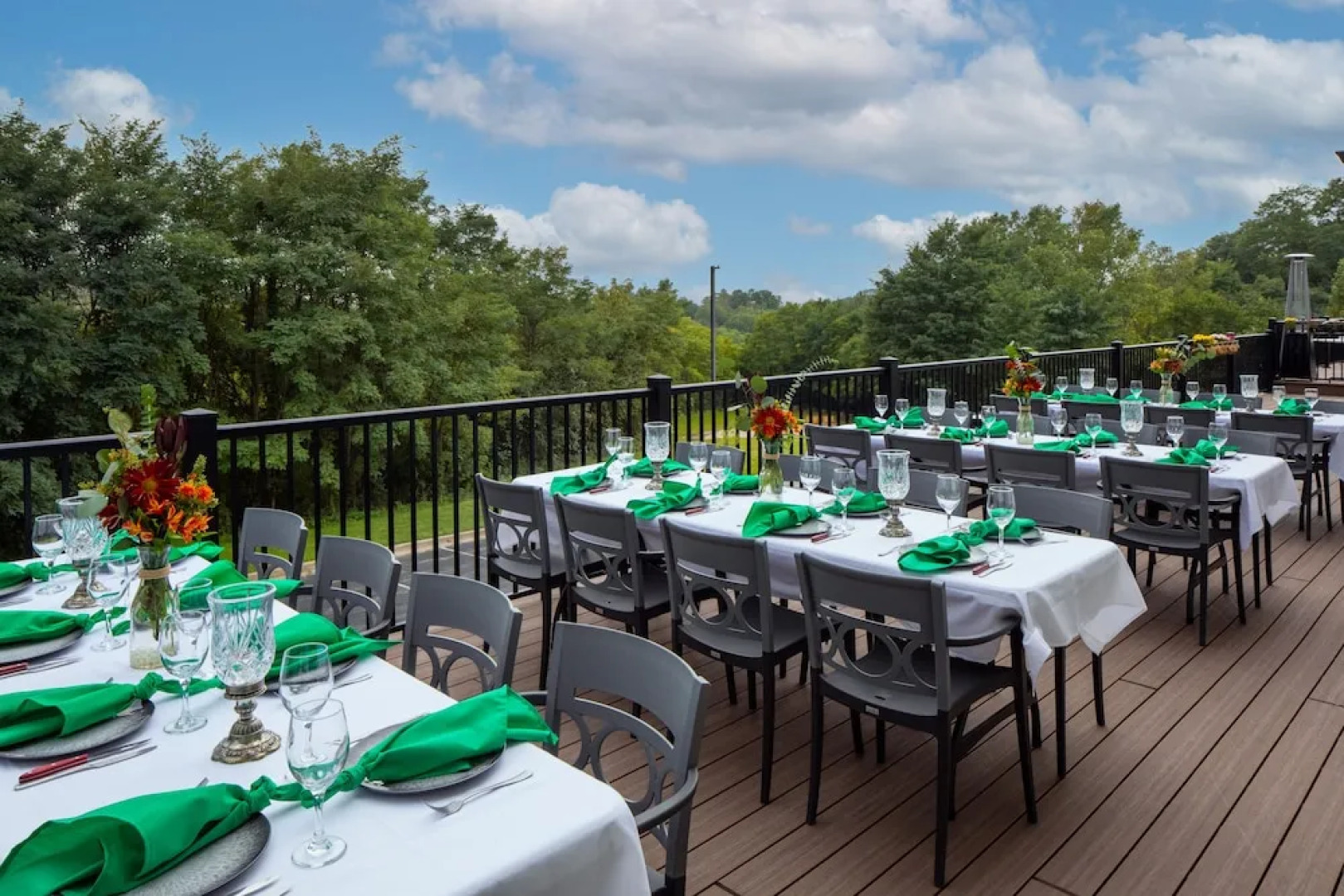 Irish Cottage Inn & Suites