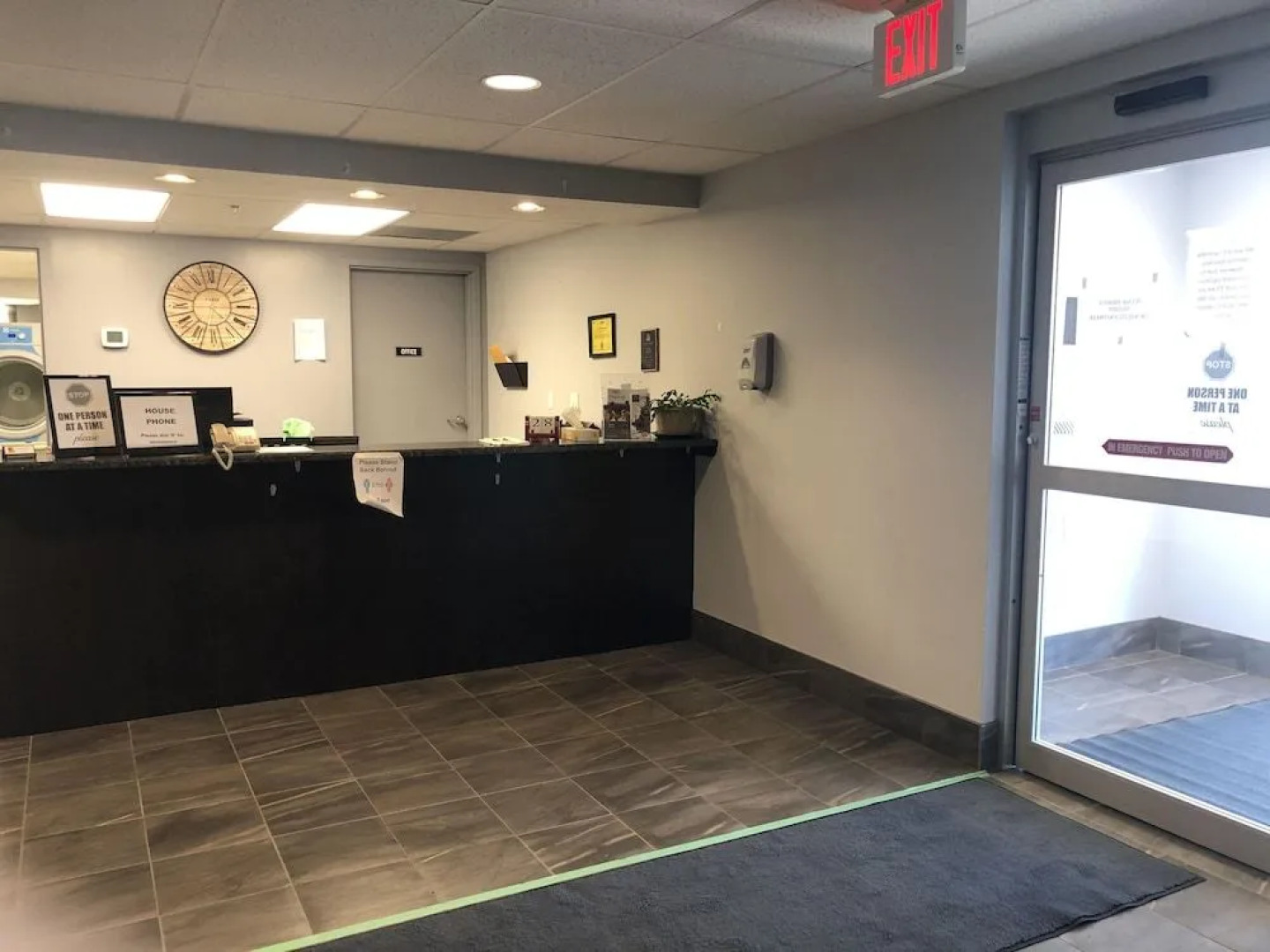 R & R Lakeview in Hardisty