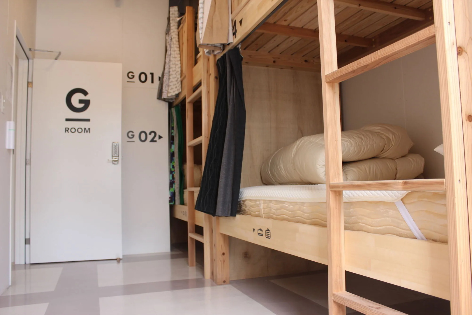 Hostel and Dining Tanga Table